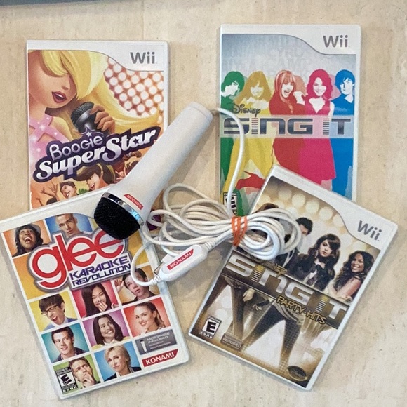 Karaoke Wii Games & Microphone Singing  Sing Disney Glee Dance Lot Of 4 Game - Picture 3 of 8